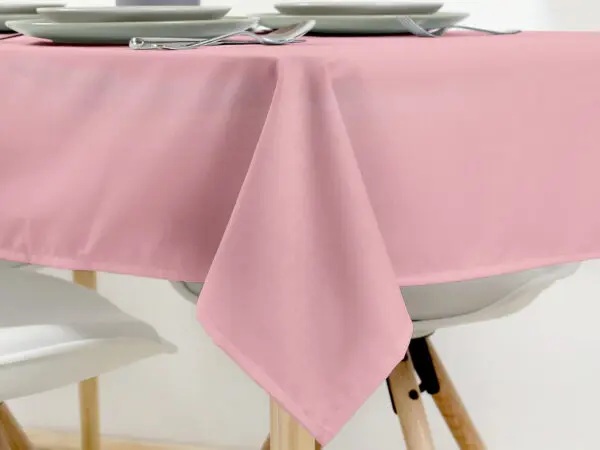 Hranatý ubrus Loneta růžový značky Škodák