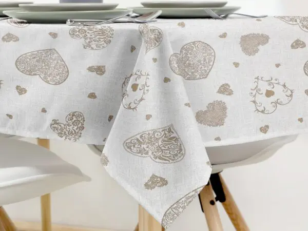 Hranatý ubrus Loneta proutěné srdce značky Škodák