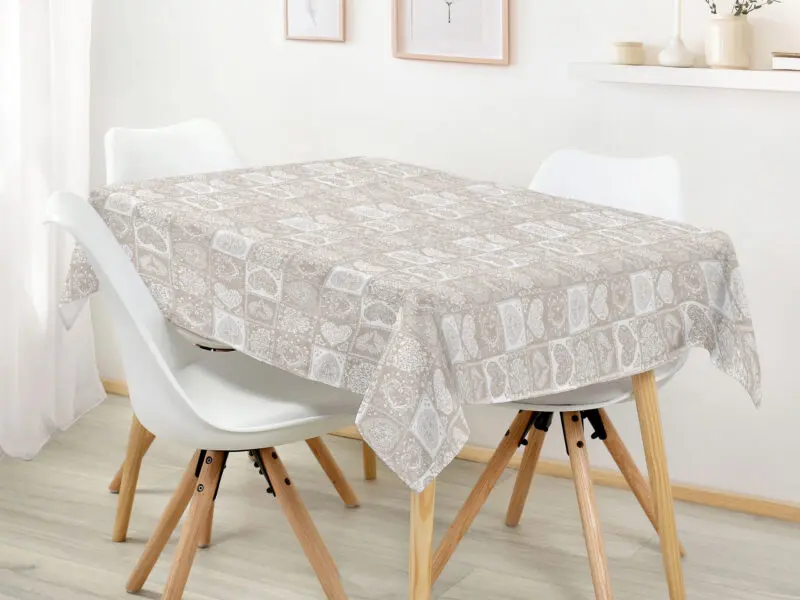 Hranatý ubrus Loneta bílá a béžová srdíčka značky Škodák
