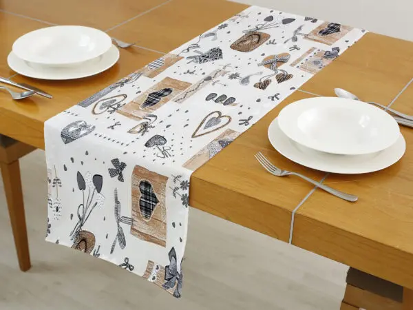 Běhoun Loneta béžová srdíčka patchwork značky Škodák