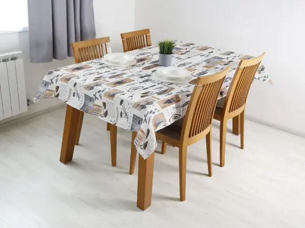 Hranatý ubrus Loneta béžová srdíčka patchwork značky Škodák