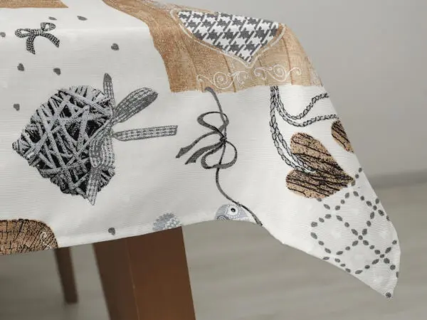 Hranatý ubrus Loneta béžová srdíčka patchwork značky Škodák