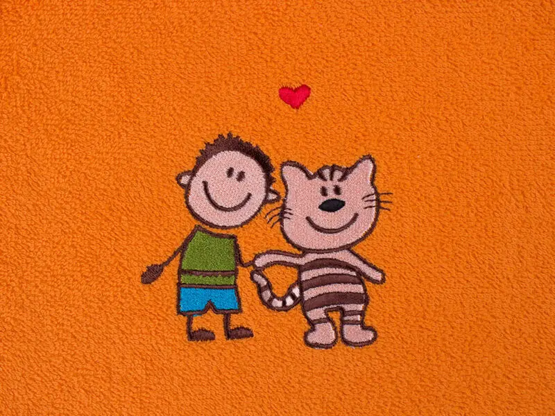 Dětský ručník s výšivkou oranžový do školky značky Škodák