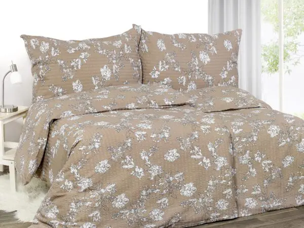 Hotelové povlečení Karl lilie na hnědé značky Škodák.