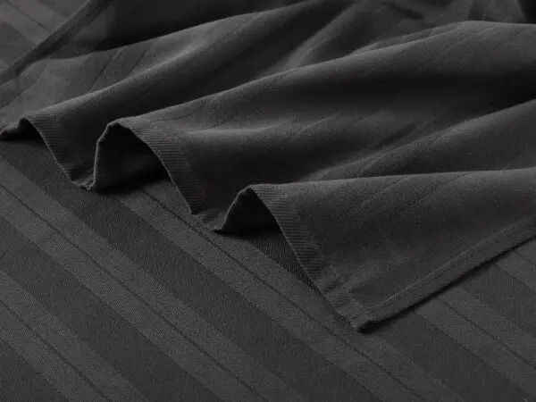 Keprová utěrka tm. šedé pruhy na antracitové 50x70 cm značky Škodák