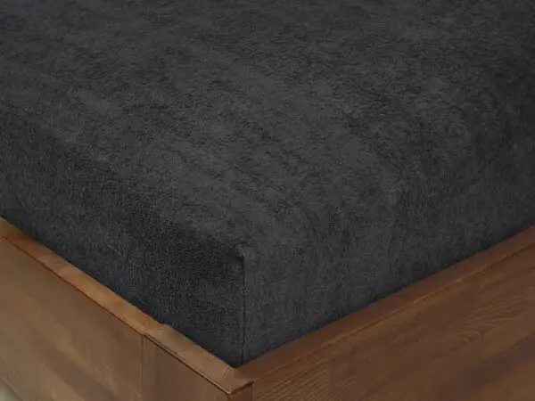 Froté prostěradlo tmavě šedé pro hotely s napínací gumou značky Škodák.