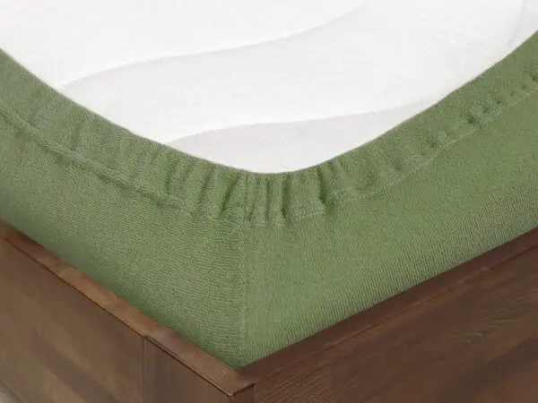 Froté prostěradlo khaki pro hotely s napínací gumou značky Škodák.
