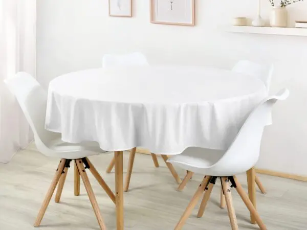 Bavlněný kulatý ubrus bílý značky Škodák.