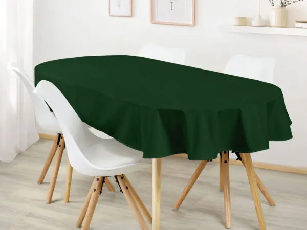 Bavlněný oválný ubrus tmavě zelený značky Škodák.