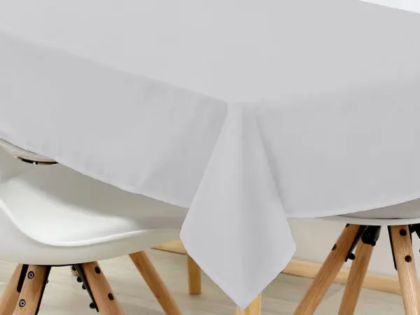 Hranatý bavlněný ubrus světle šedý značky Škodák