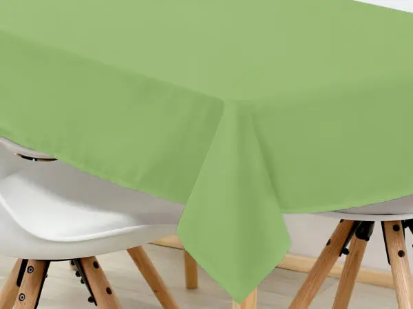 Bavlněný hranatý ubrus zelený značky Škodák.