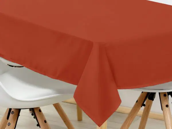 Bavlněný hranatý ubrus cihlový značky Škodák.