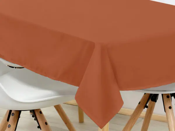 Bavlněný hranatý ubrus světle cihlový značky Škodák.