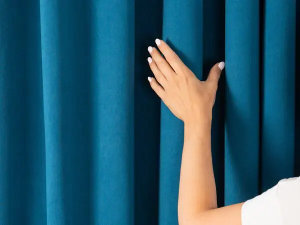 Zatemňovací závěs Blackout petrolejový značky Škodák.