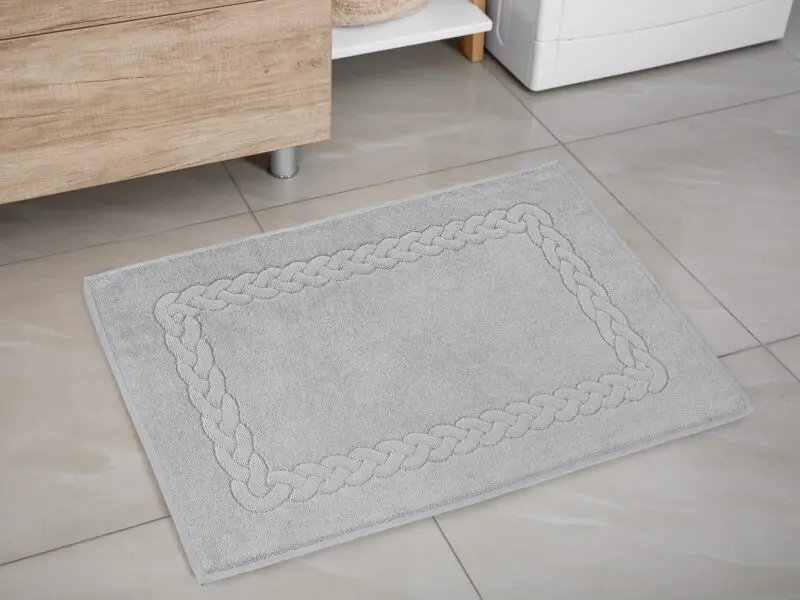 Hotelová předložka do koupelny 50x70 cm světle šedá značky Škodák