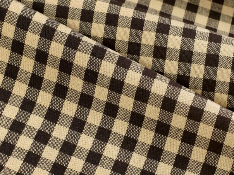 Bavlněná utěrka z kanafasu pro hotely malé káro hnědo-béžové značky Škodák.
