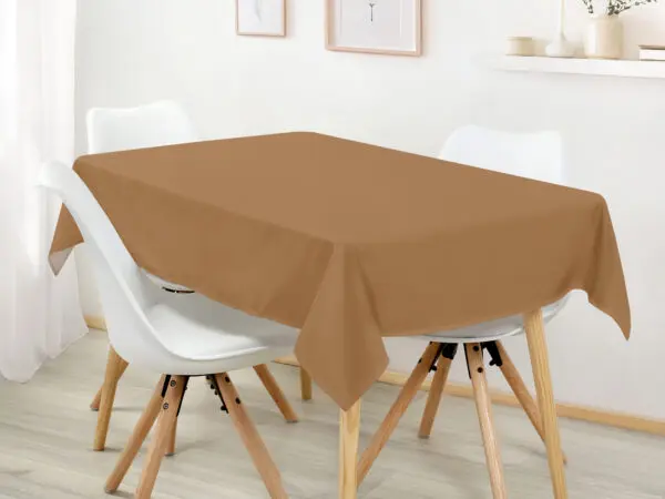 Bavlněný hranatý ubrus skořicově hnědý značky Škodák.