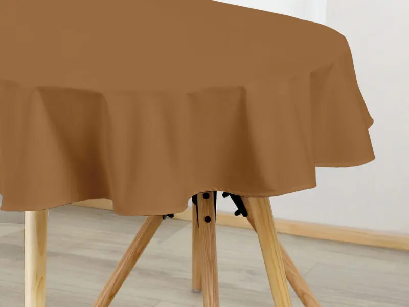 Bavlněný oválný ubrus skořicově hnědý značky Škodák.