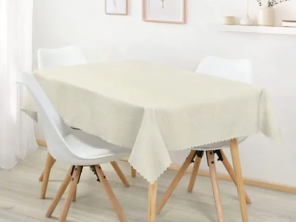 Hranatý teflonový ubrus čárky na smetanové značky Škodák