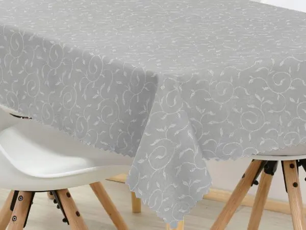 Hranatý teflonový ubrus šedý zámecký vzor značky Škodák.