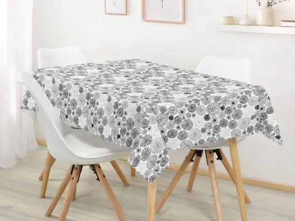 Hranatý teflonový ubrus černé kruhy na bílé značky Škodák