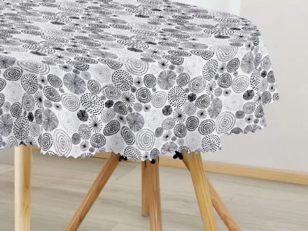 Oválný teflonový ubrus černý kruh na bílé značky Škodák