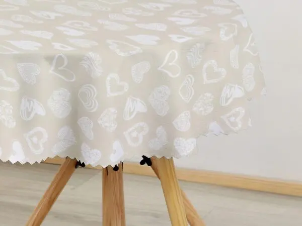 Kulatý teflonový ubrus bílé srdce na režné značky Škodák