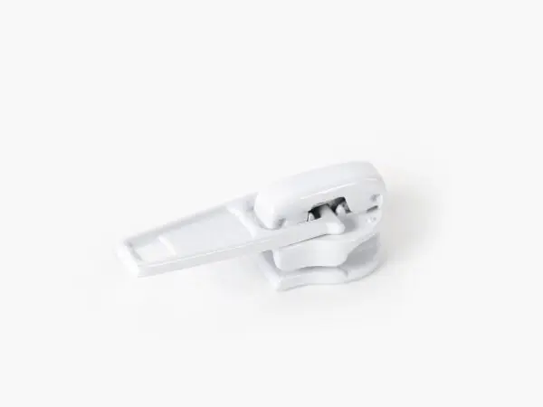 Kovový jezdec s táhlem 5 mm bílý