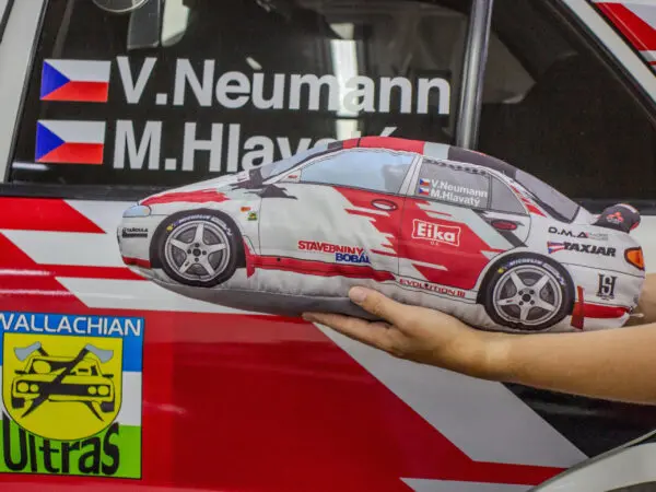 Polštář 3D rally auto Nuemann 50x20x20 cm
