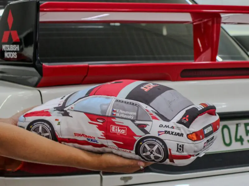 Polštář 3D rally auto Nuemann 50x20x20 cm