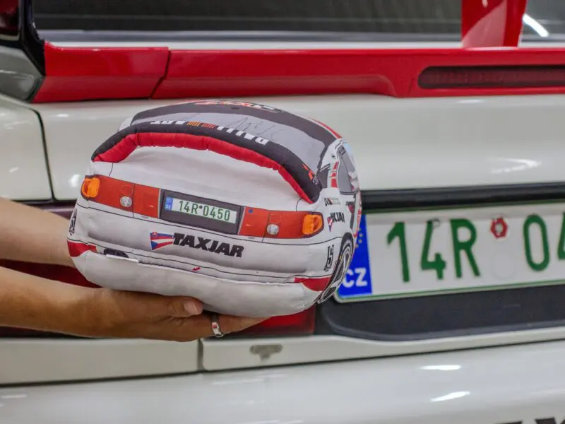Polštář 3D rally auto Nuemann 50x20x20 cm