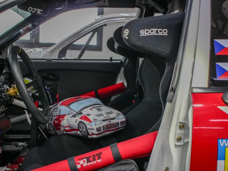 Polštář 3D rally auto Nuemann 50x20x20 cm