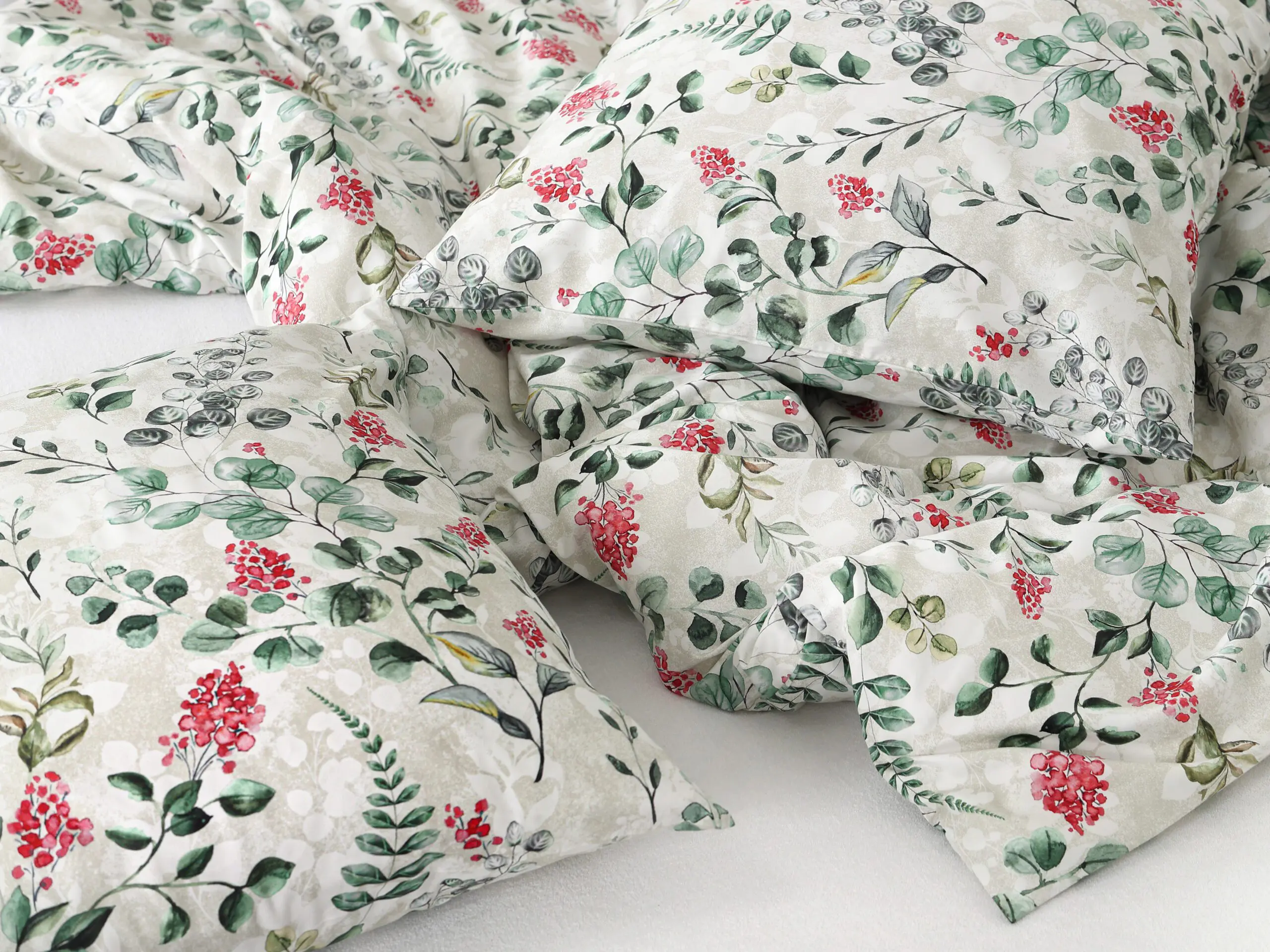 Saténové povlečení LUX kvítí s kapradím na bílé