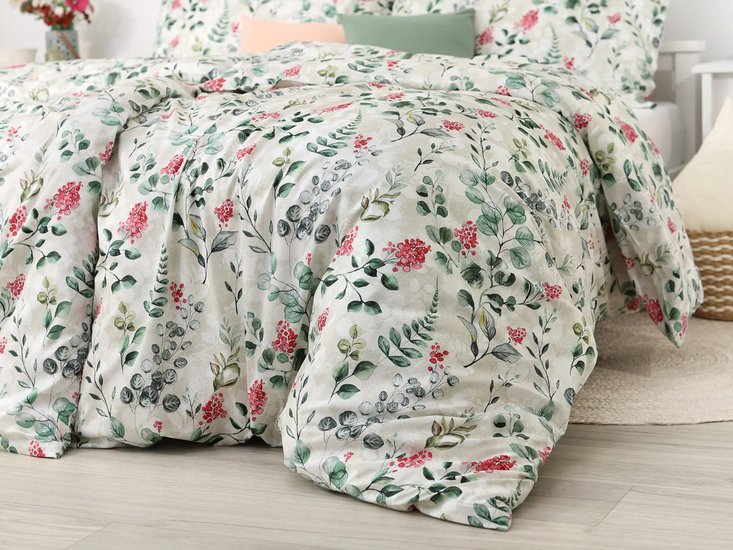 Saténové povlečení LUX kvítí s kapradím na bílé