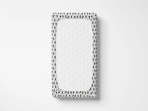 Bavlněné napínací prostěradlo černé kočky značky Škodák