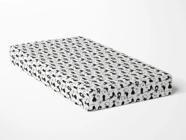 Bavlněné napínací prostěradlo černé kočky značky Škodák