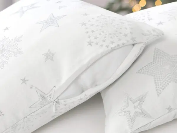 Dekorační povlak na polštář stříbrné hvězdy na bílé značky Škodák.