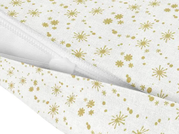 Vánoční bavlněný povlak na polštář zlaté vločky na bílé značky Škodák.
