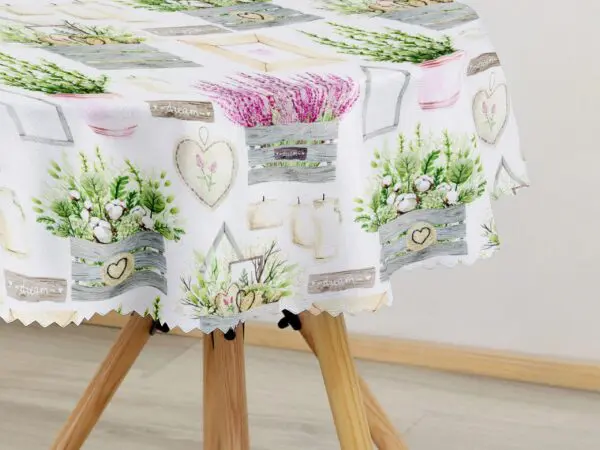 Kulatý dekorační ubrus levandule a srdíčka