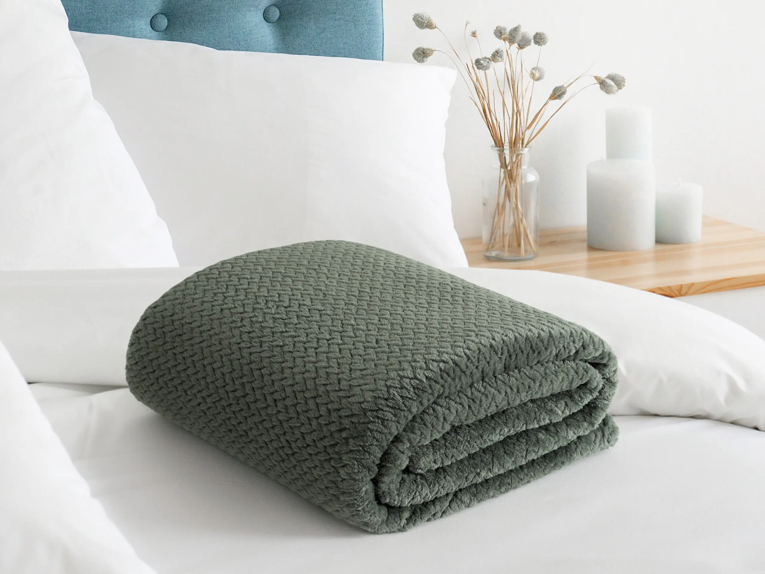 Deka Mikroflanel tmavě zelené copánky 150x200 cm