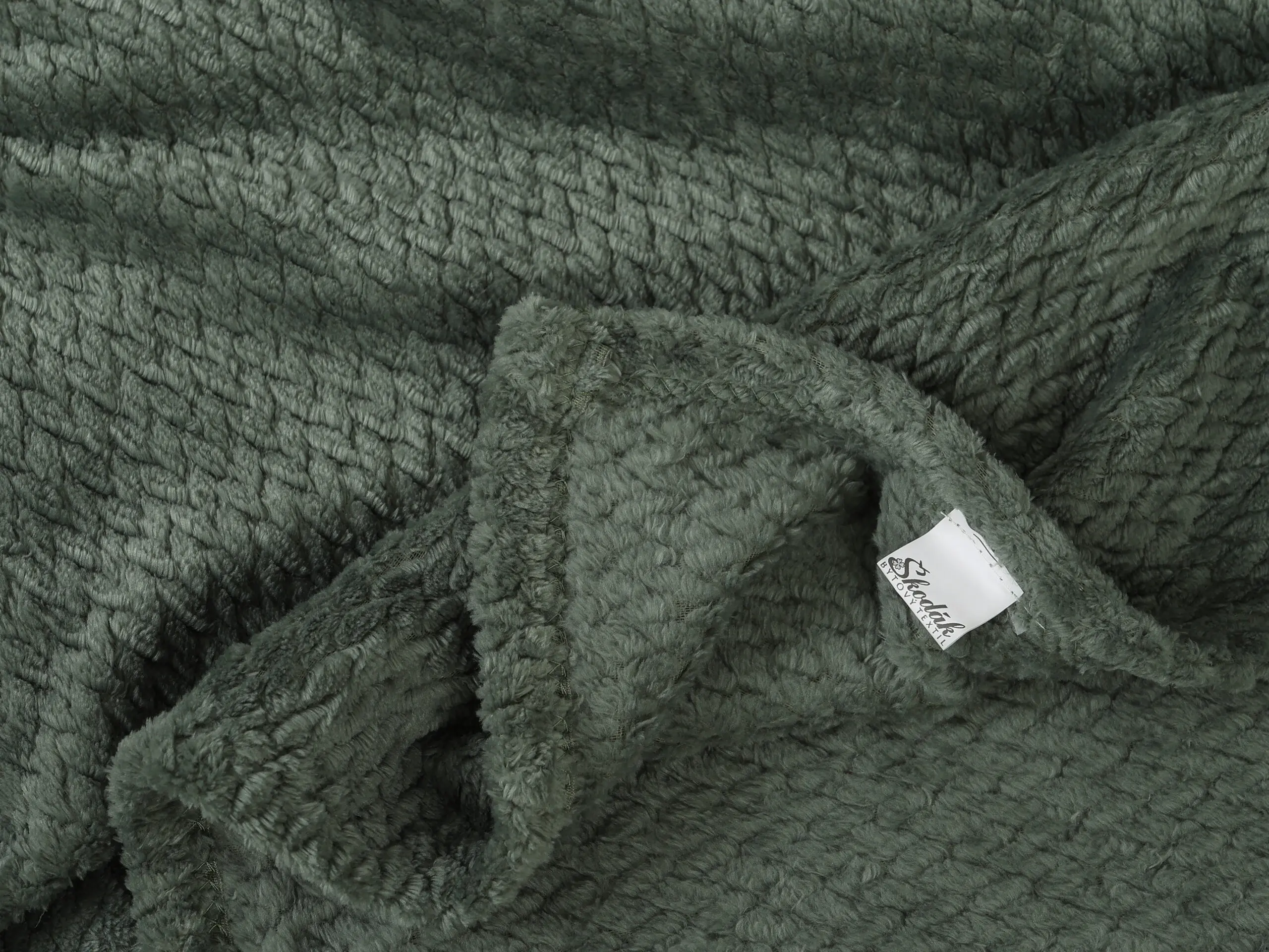 Deka Mikroflanel tmavě zelené copánky 150x200 cm