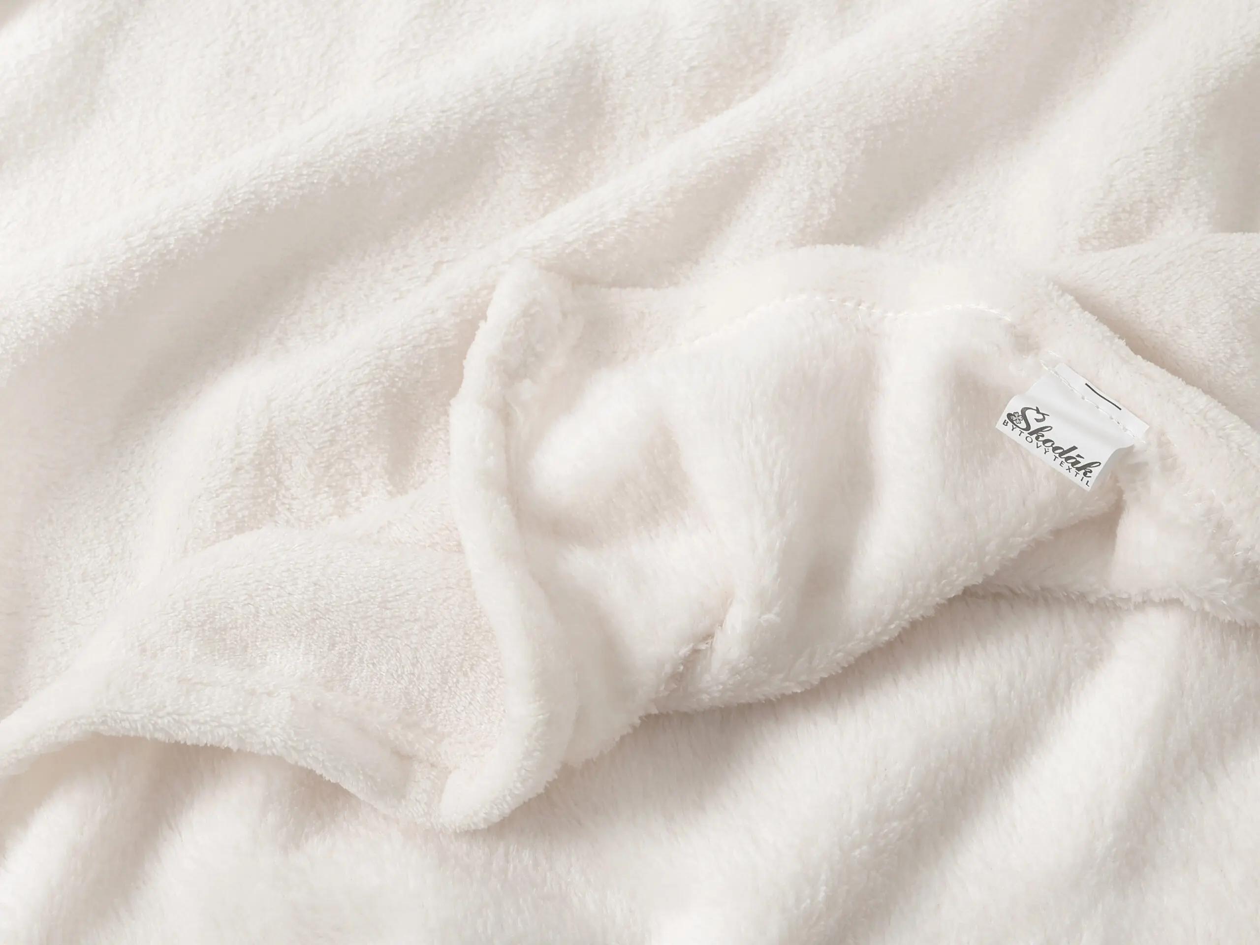 Deka Mikroflanel krémová 150x200 cm značky Škodák.