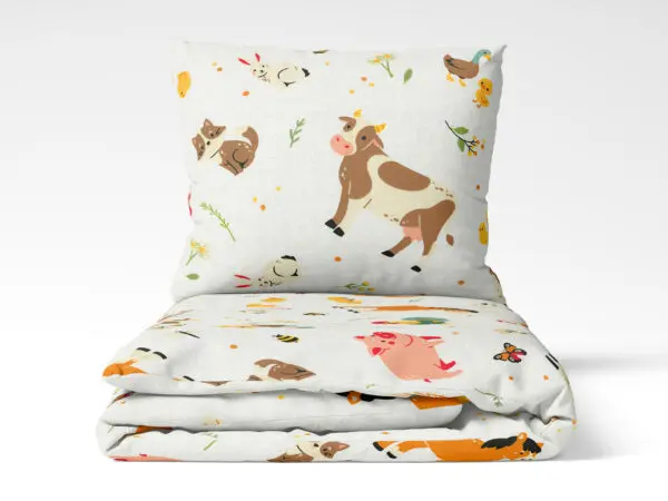 Dětské bavlněné povlečení česká farma na smetanové do postýlky značky Škodák.