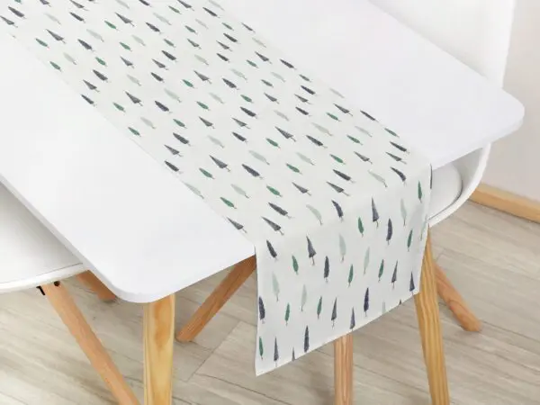 Bavlněný běhoun zimní les značky Škodák.