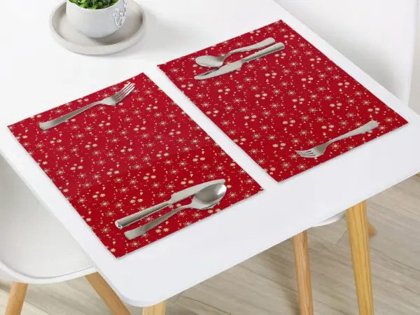 Vánoční bavlněné prostírání zlaté vločky na červené
