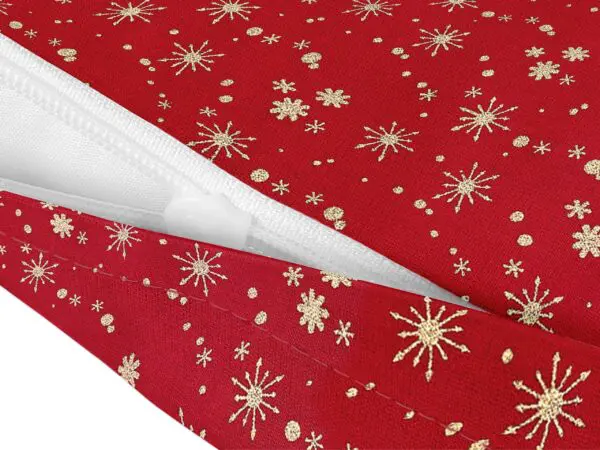 Vánoční bavlněný povlak na polštář zlaté vločky na červené značky Škodák.