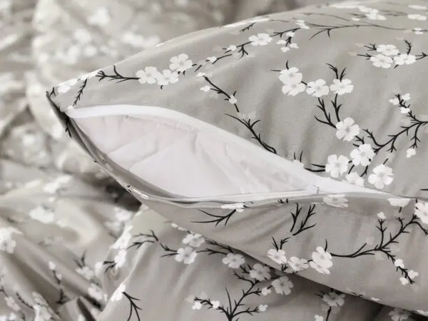 Saténové povlečení kvítí na větvičce na béžové