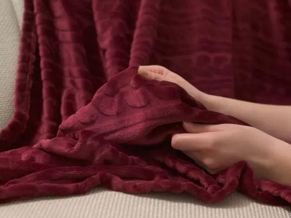 Deka Mikroflanel vínová cop 150x200 cm