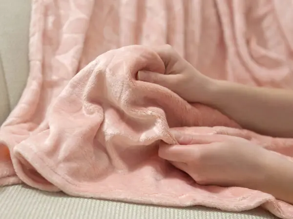 Deka Mikroflanel světle lososové listí 150x200 cm