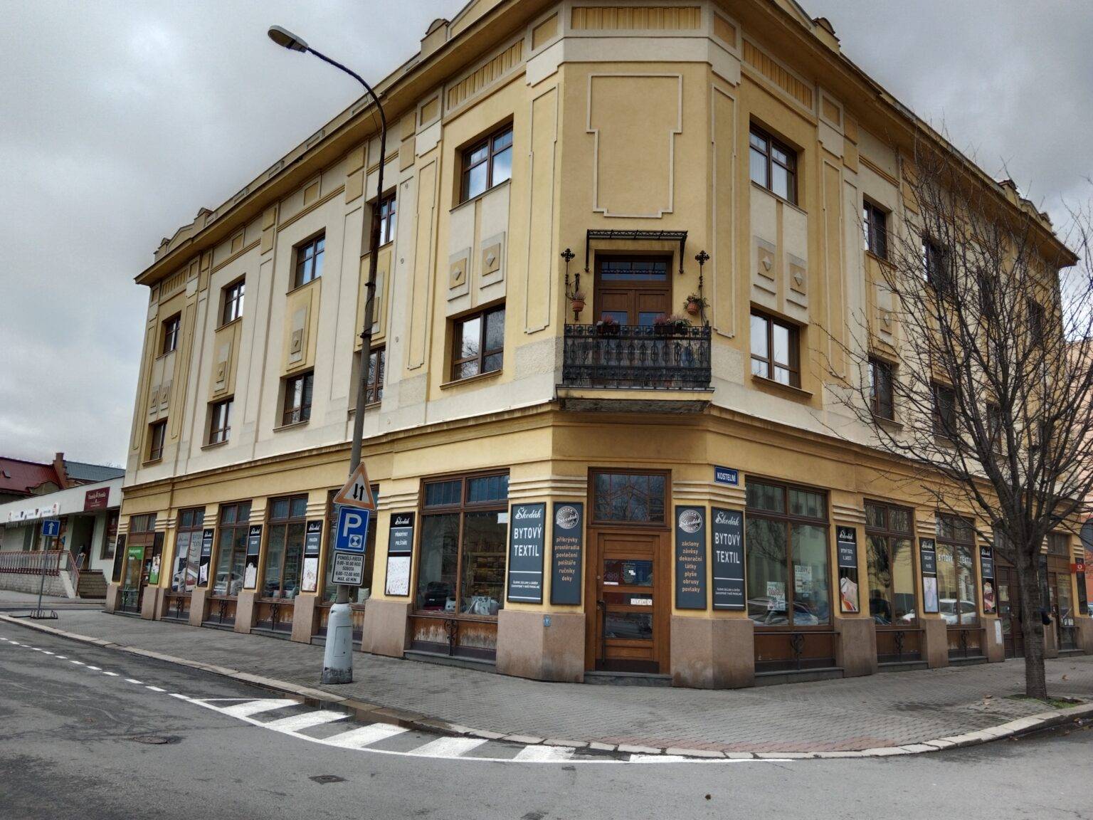 Prodejna Škodák Bohumín pohled z venku.